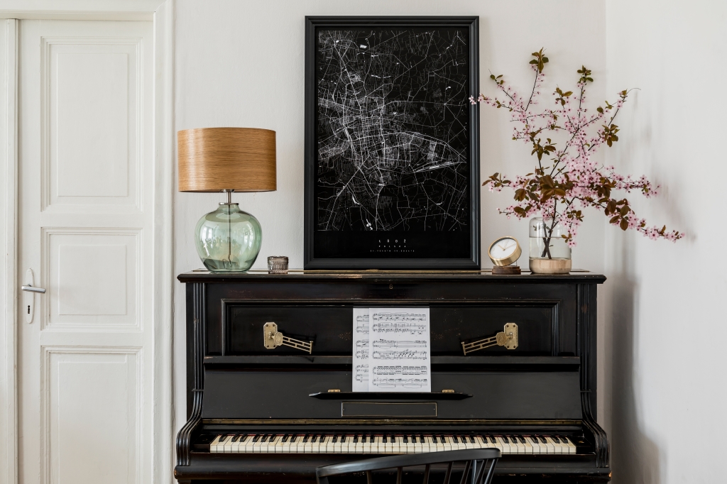 piano in kleine woonkamer